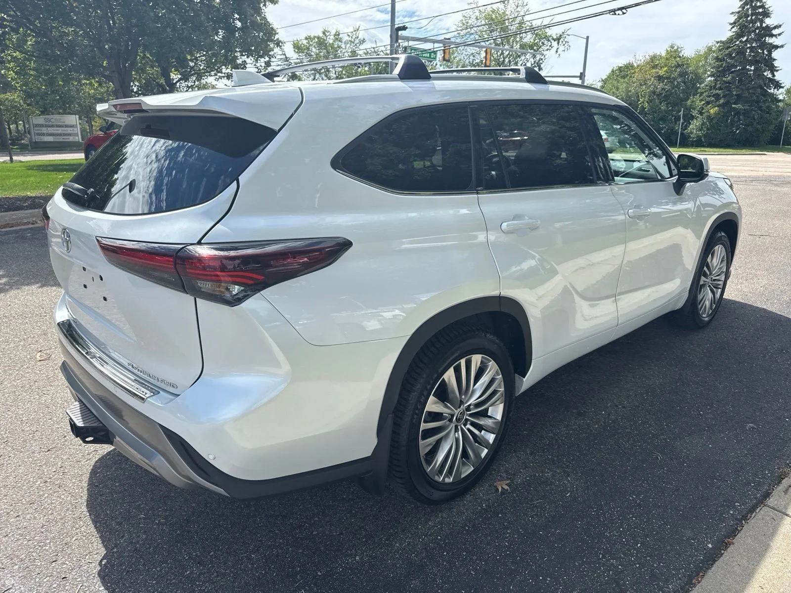 Used 2024 Pearl Toyota Platinum image 8