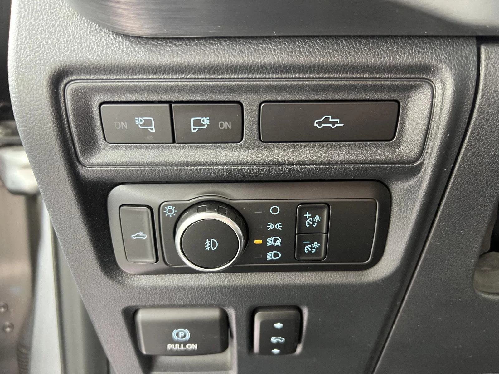 Used 2022 Iconic Silver Ford LARIAT image 16