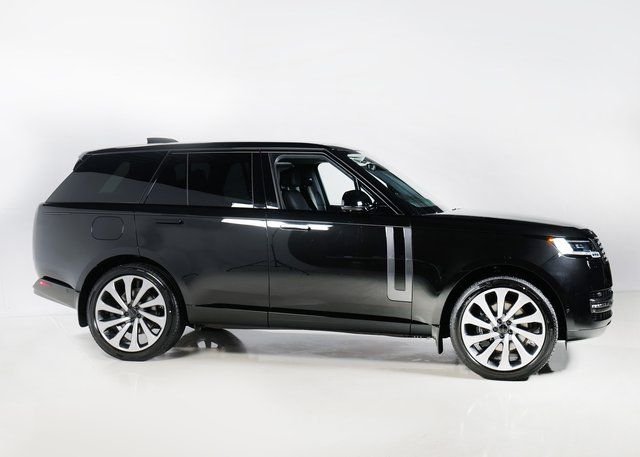 New 2026 Santorini Black Land Rover SE image 28