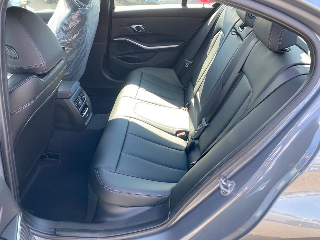 2026 BMW 3 Series 330i - Photo 7