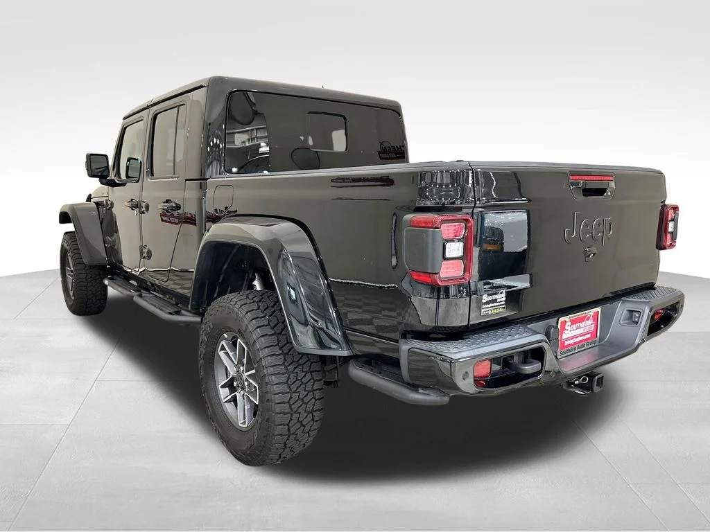 Used 2021 Black Jeep Overland image 3