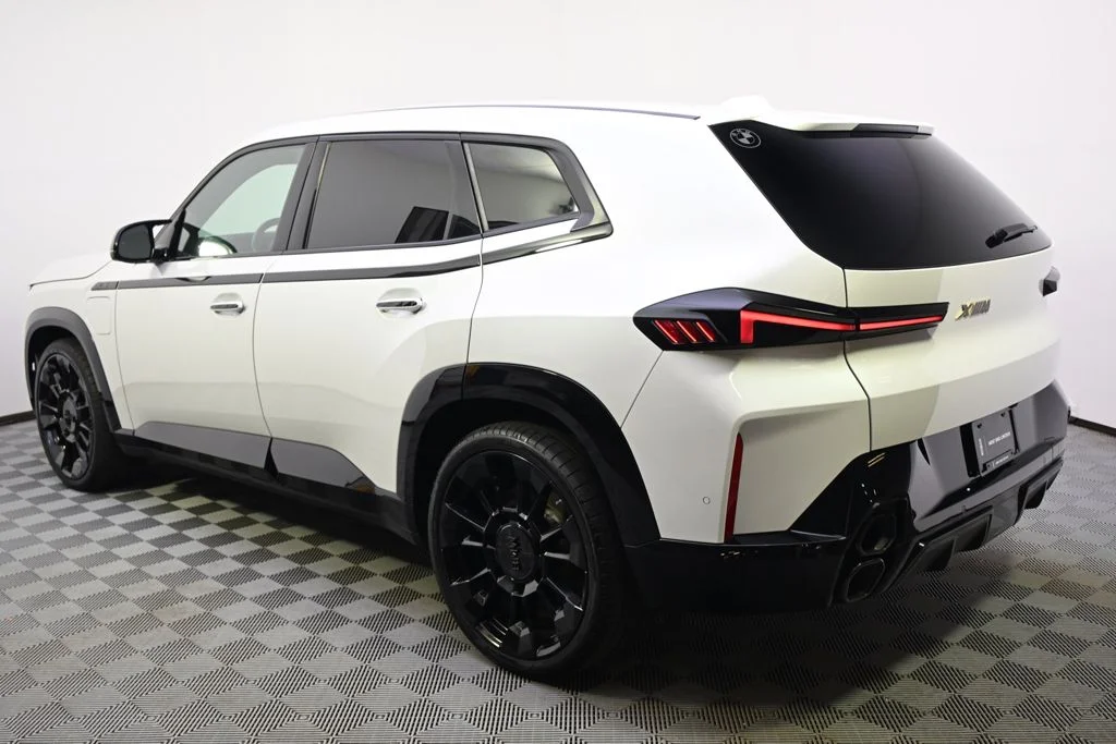 2023 BMW XM Base - Photo 3