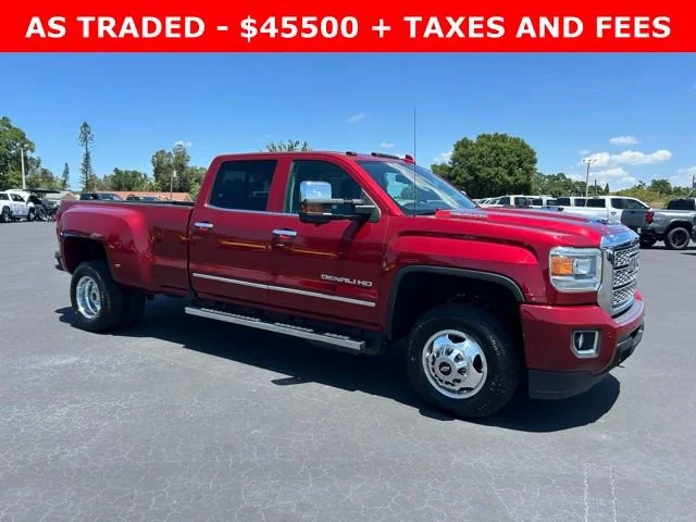 2019 GMC Sierra 4WD Crew Cab Standard Box Denali's photo