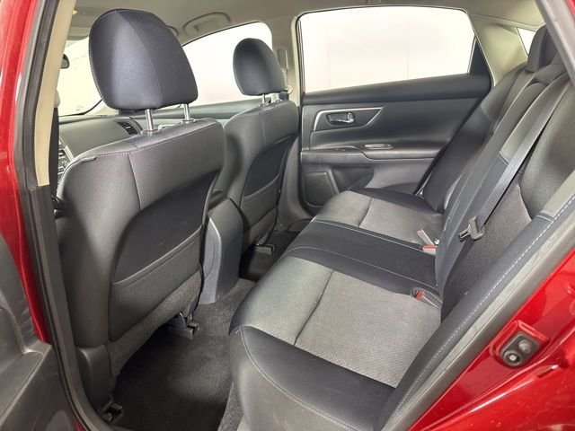 Used 2017 Red Nissan 2.5 SR image 12