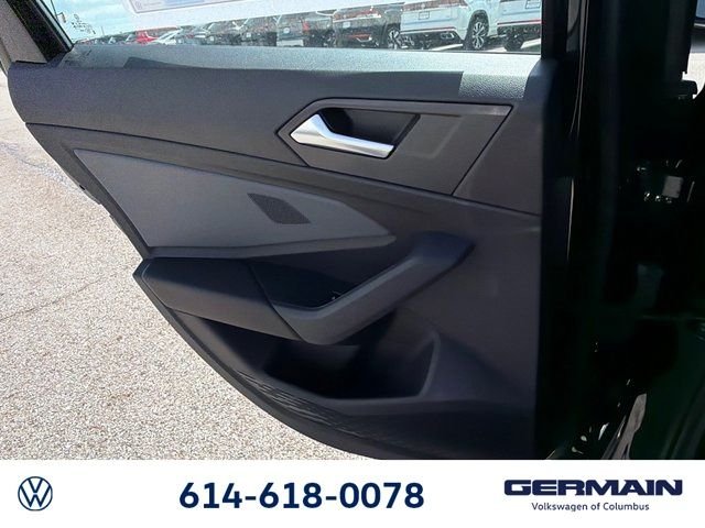 New 2026 Deep Black Pearl Volkswagen 1.5T SE image 16