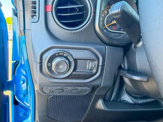 New 2026 Hydro Blue Pearl-Coat Exterior Paint Jeep Rubicon image 19