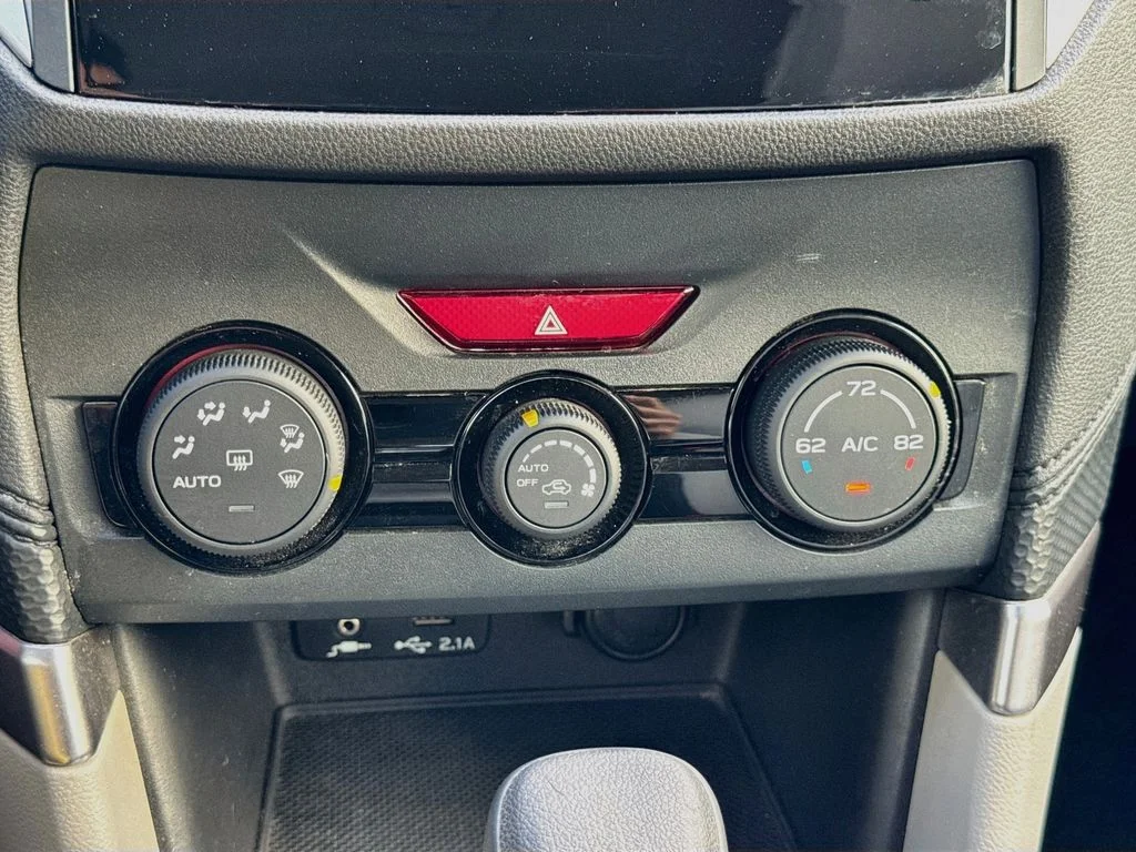 Used 2023 Green Subaru Base image 18