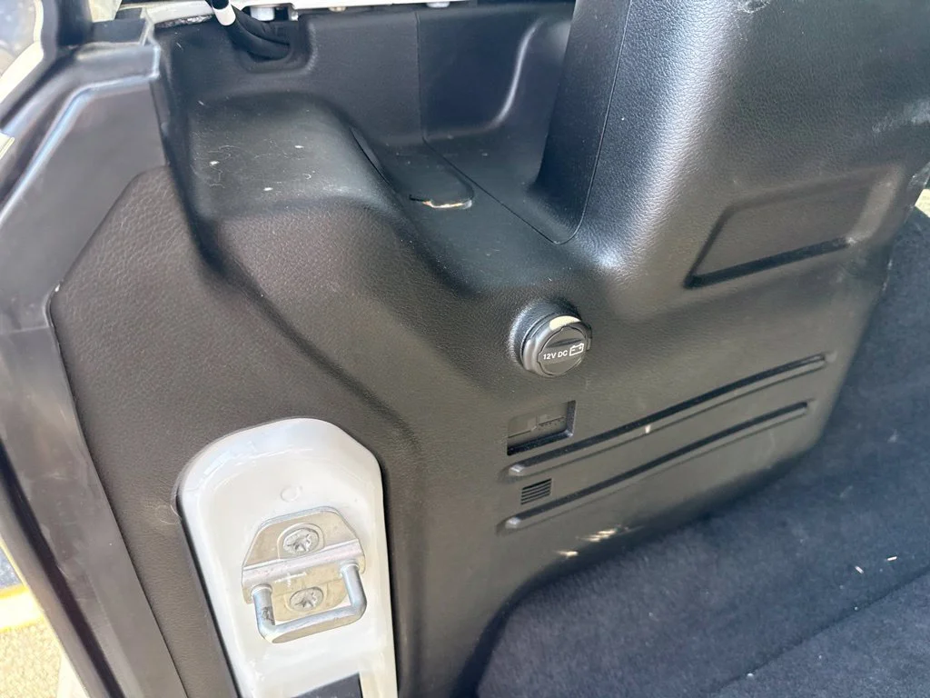 Used 2018 White Jeep Unlimited Sahara image 16