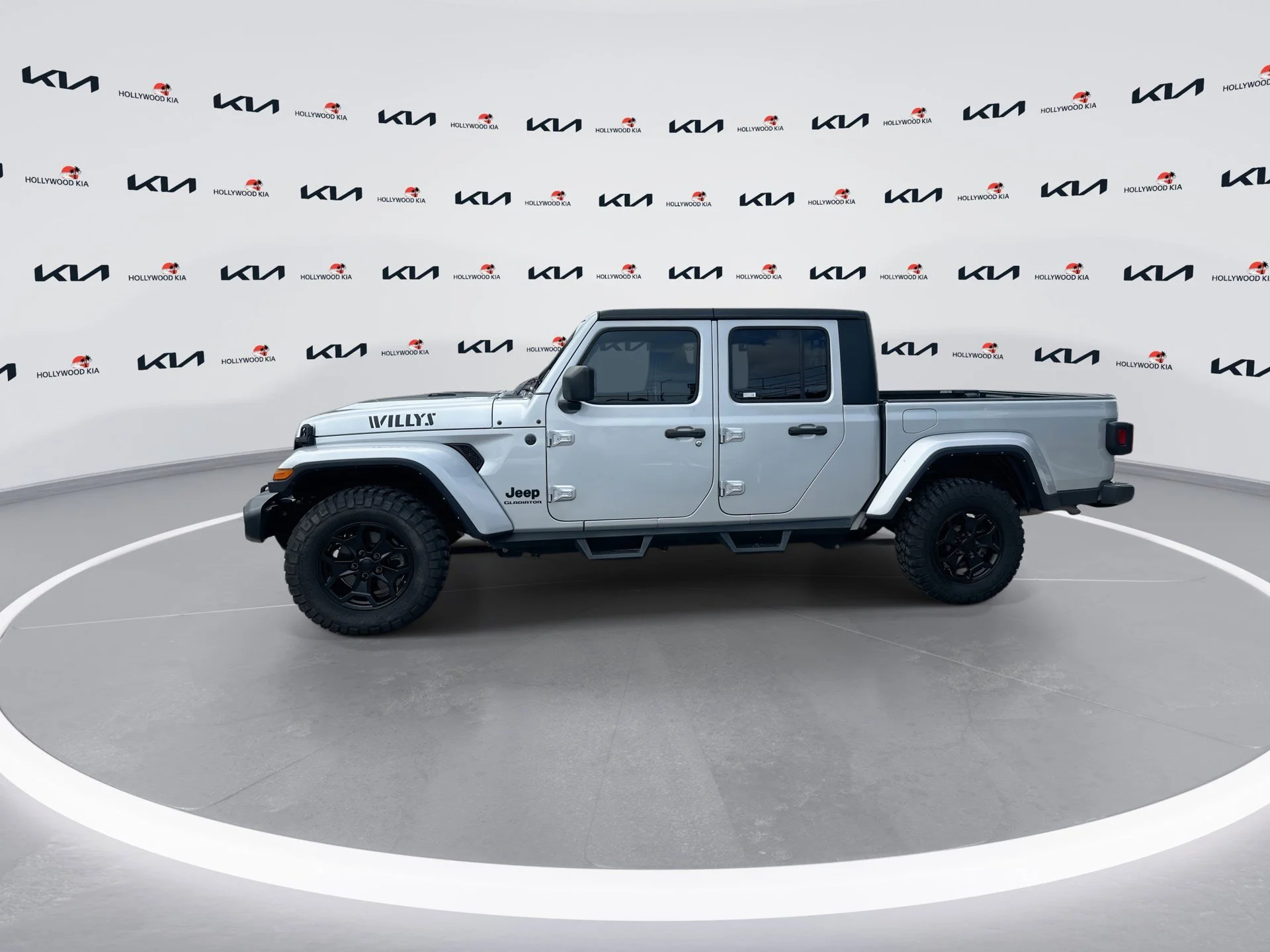 Used 2022 Silver Zynith Clearcoat Jeep Willys image 5