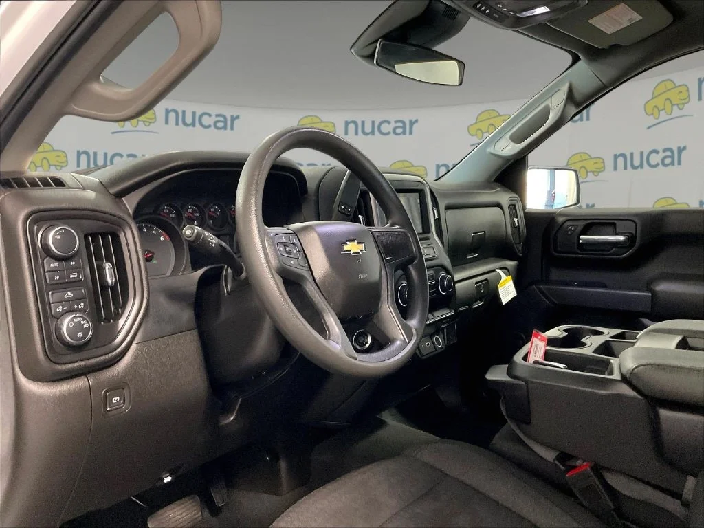 Used 2023 White Chevrolet Custom image 8