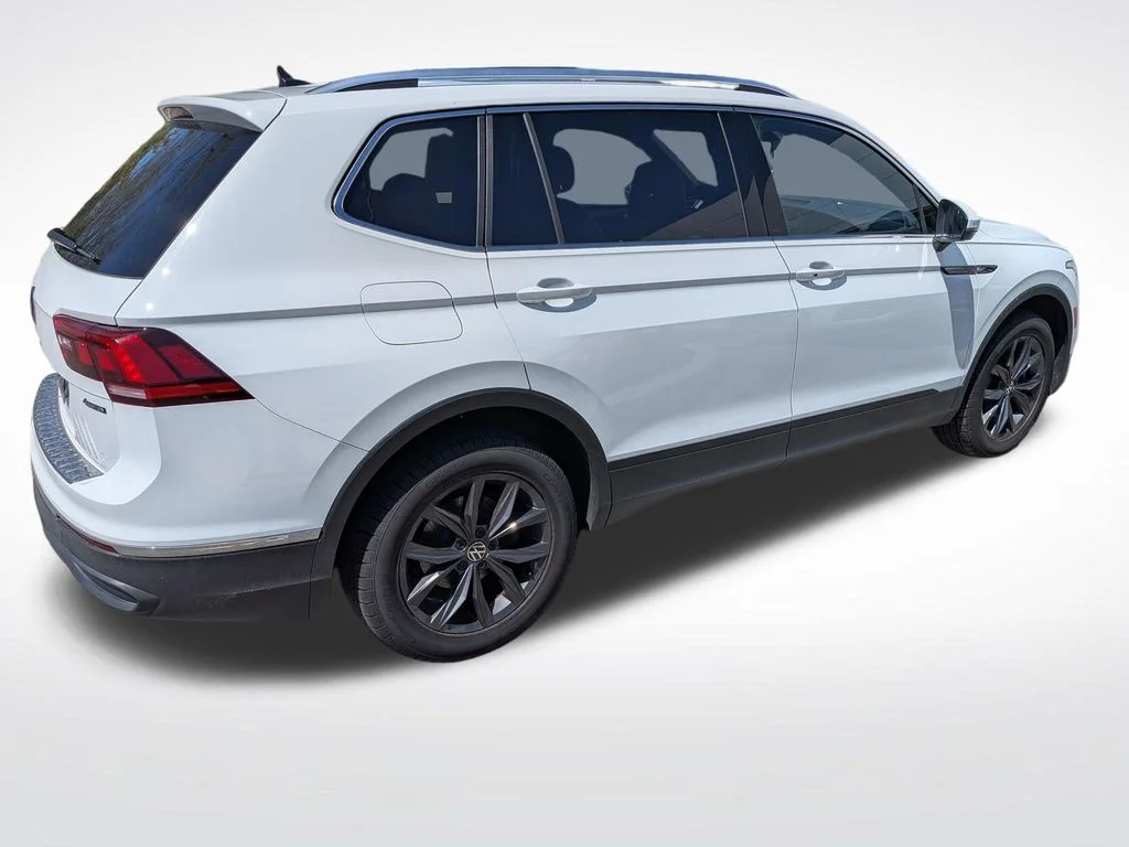 Used 2024 White Volkswagen 2.0T SE image 3