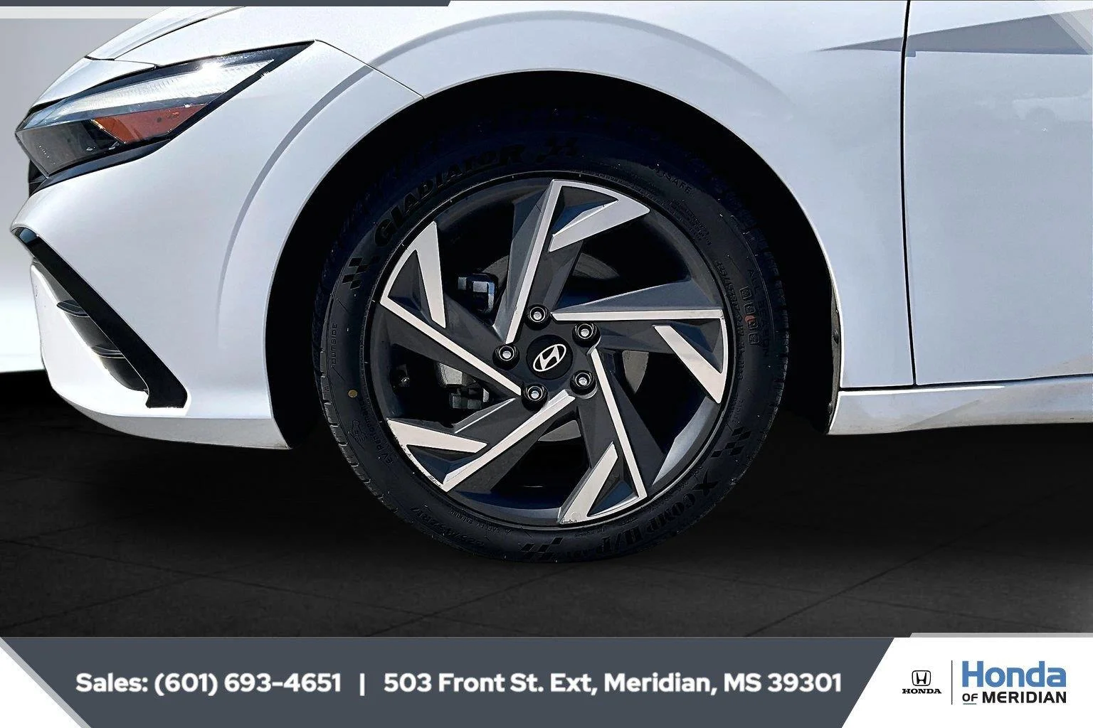 Used 2024 Serenity White Hyundai Limited image 7
