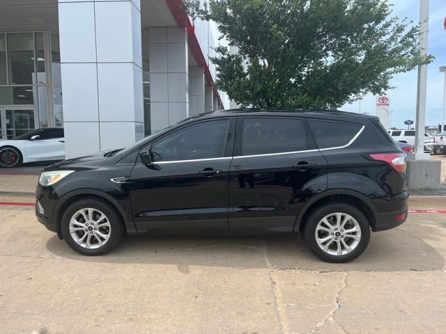 Used 2017 Ford Escape SE with VIN 1FMCU0GD1HUD19580 for sale in Midwest City, OK