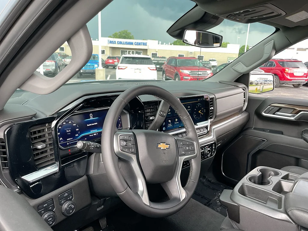 Used 2023 Sterling Gray Metallic Chevrolet LT image 10