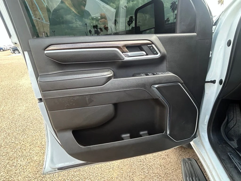 Used 2024 White Chevrolet LT image 11