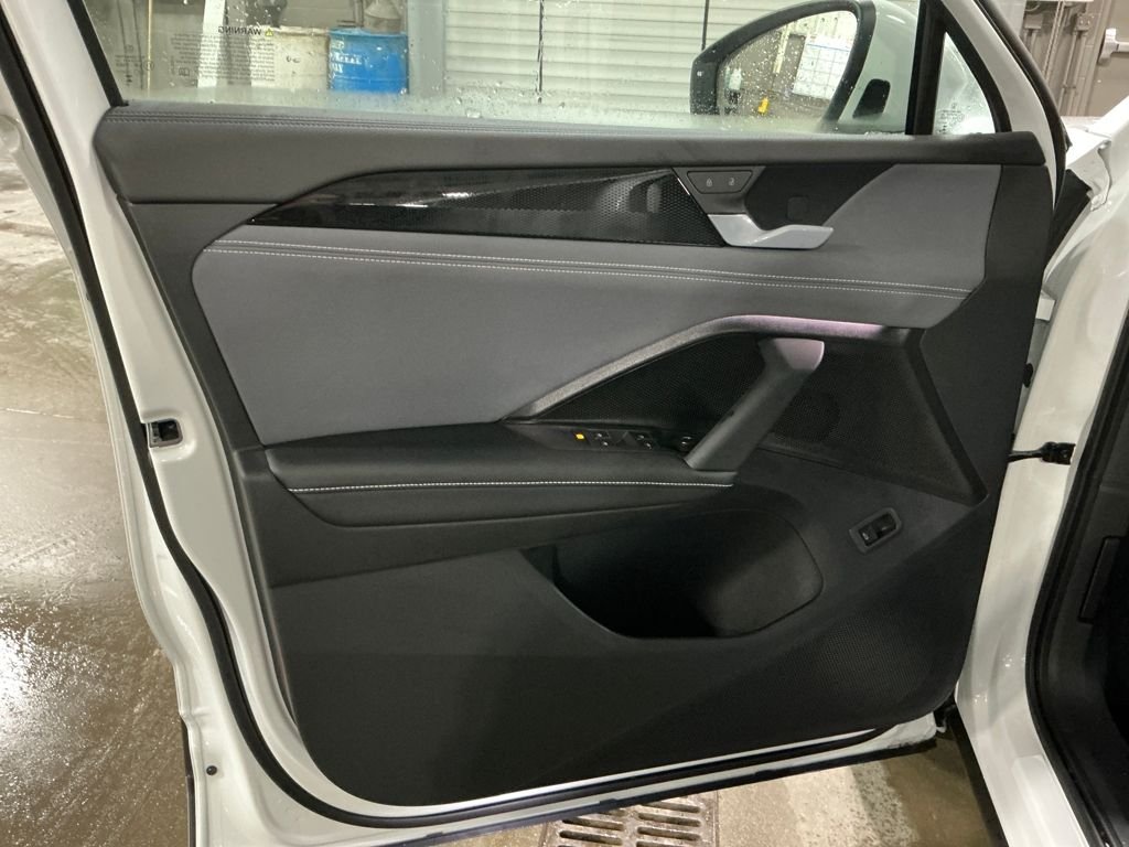 New 2026 White/off-white Volkswagen 2.0T SE image 10