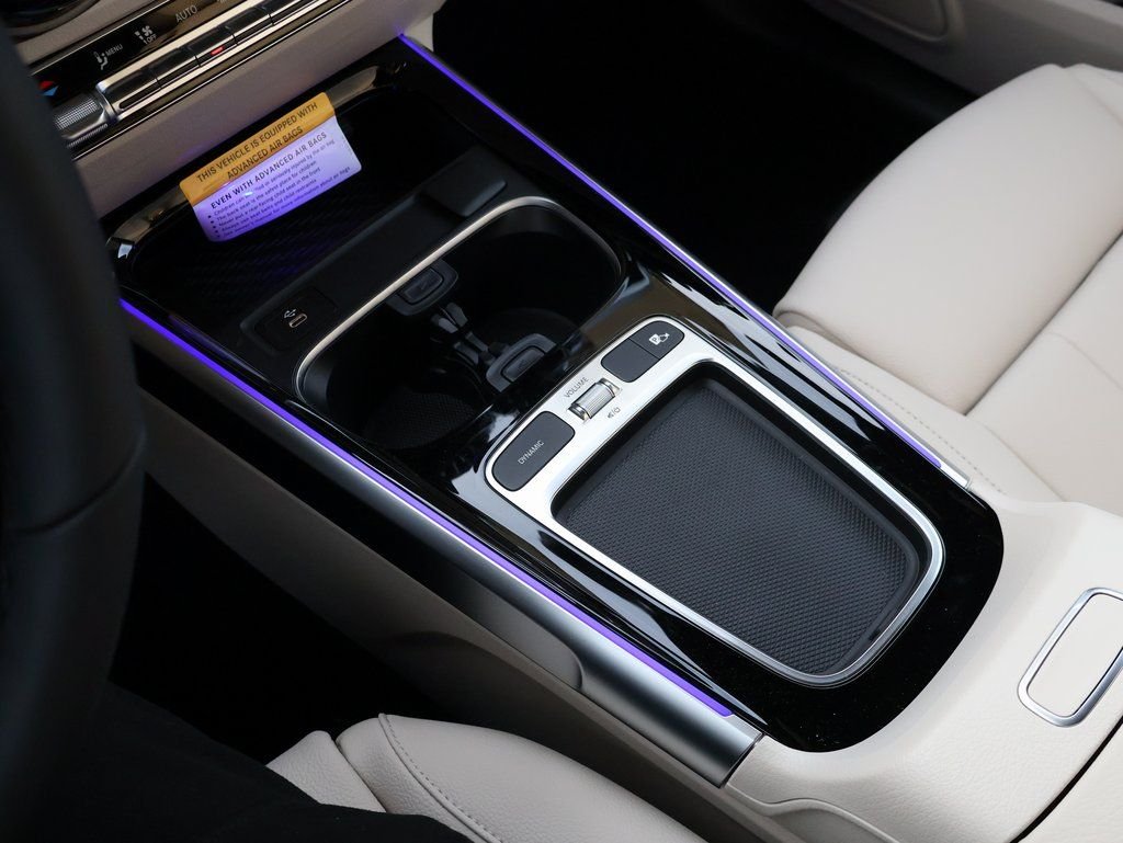 New 2026 Polar White Mercedes-Benz GLB 250 image 27