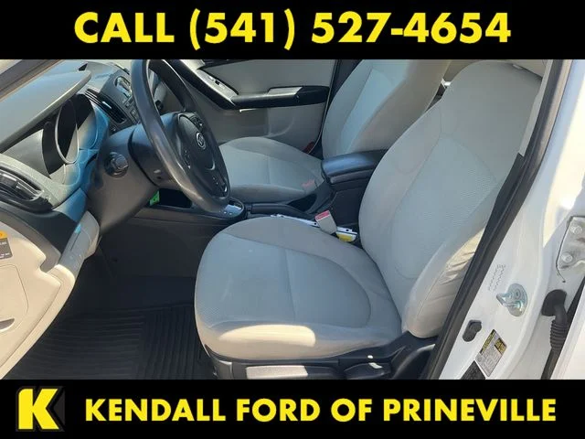 Used 2010 White Kia EX image 9