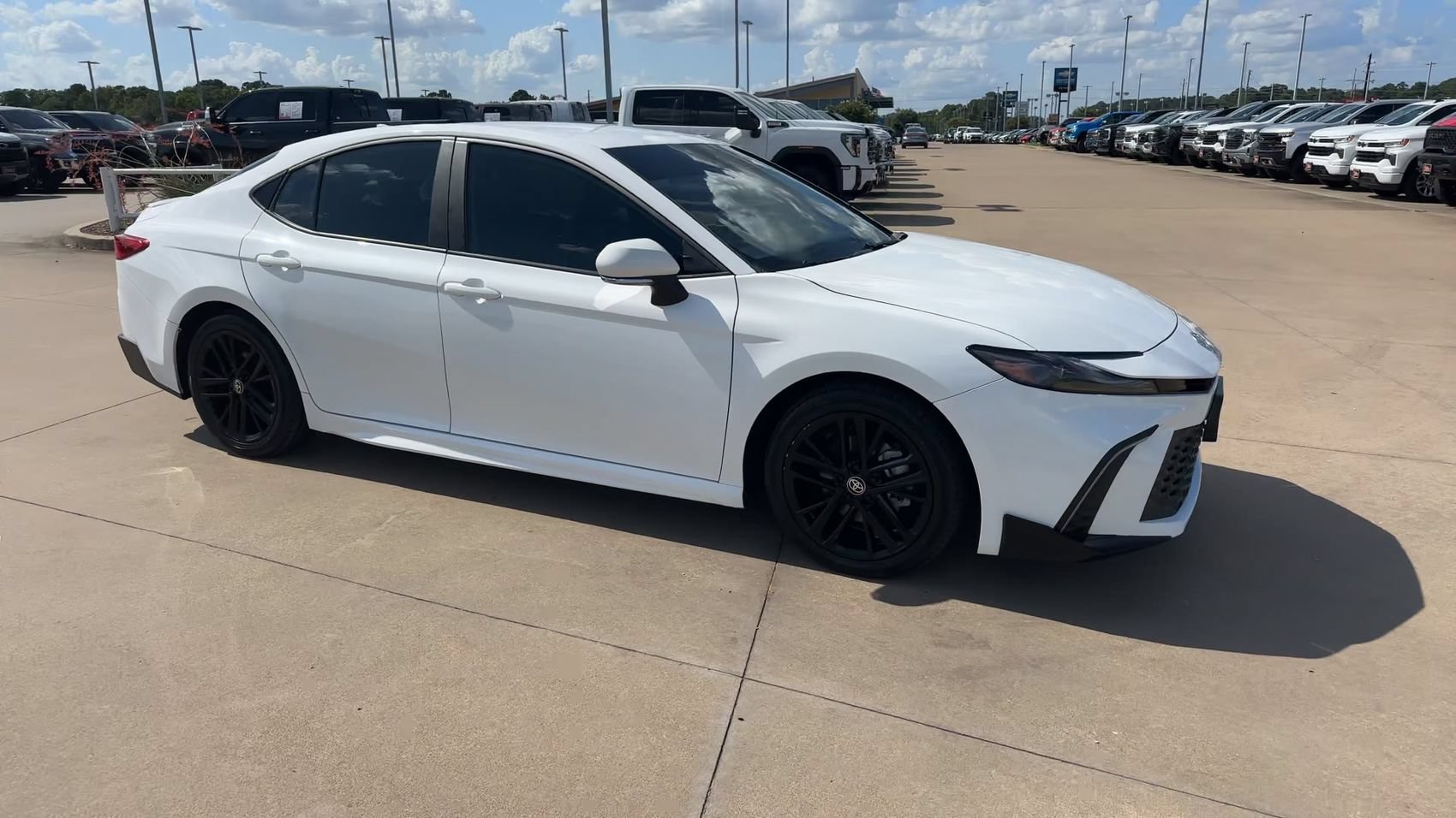 Used 2025 Ice Toyota SE image 2