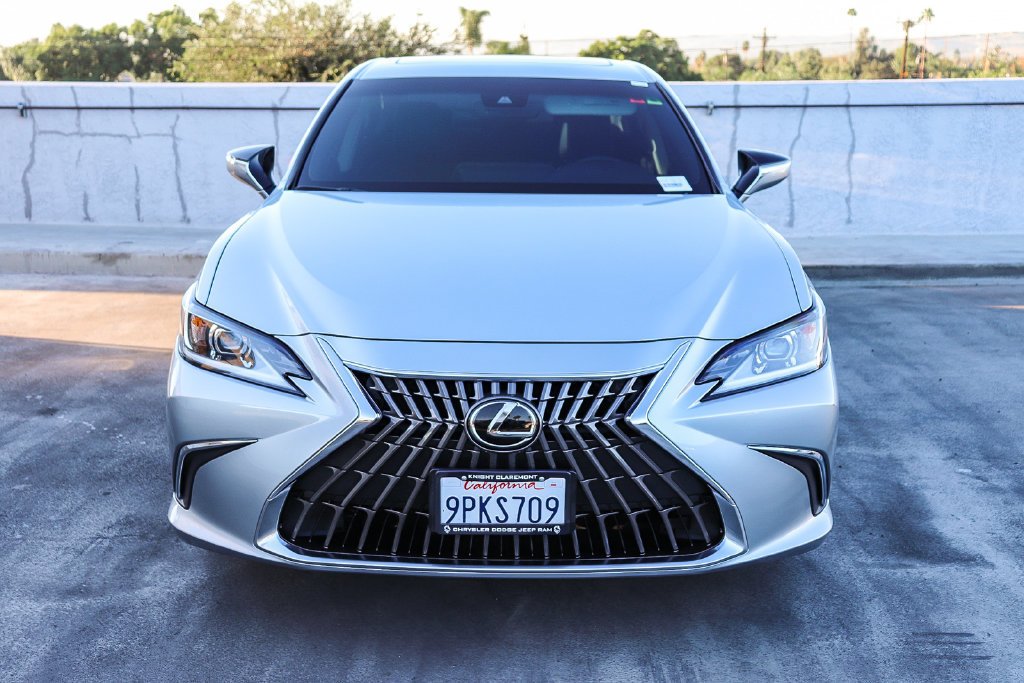 Used 2025 Iridium Lexus 350 image 3