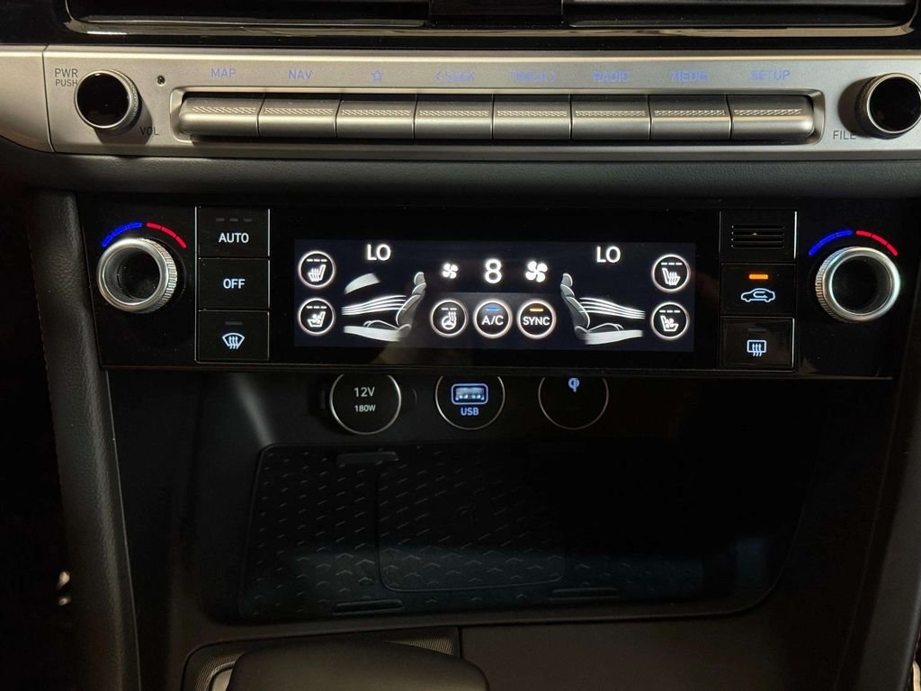 2024 GENESIS G70 Standard - Photo 18