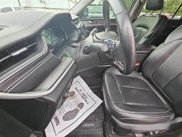 Used 2021 Silver Jeep Limited image 12