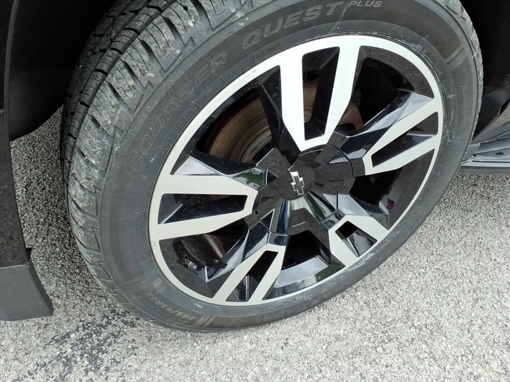 Used 2018 Black Chevrolet Premier image 11