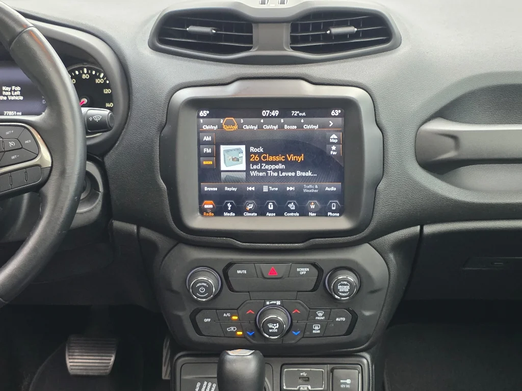 Used 2018 Jetset Blue Jeep Limited image 3
