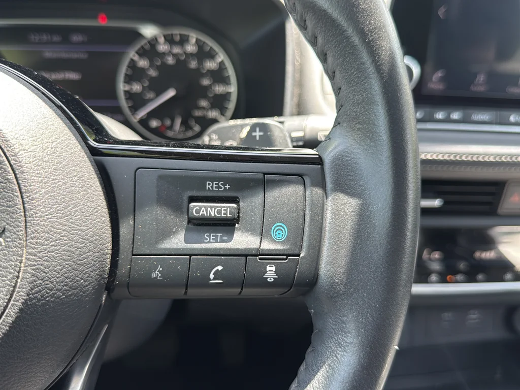Used 2023 White Nissan SV image 14