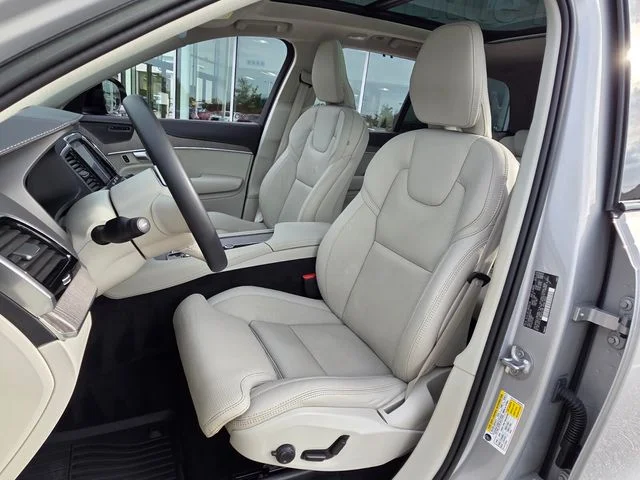Used 2023 Silver Volvo Ultimate image 8