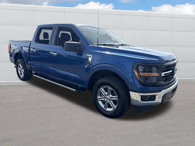 Used 2025 Blue Ford XLT image 13