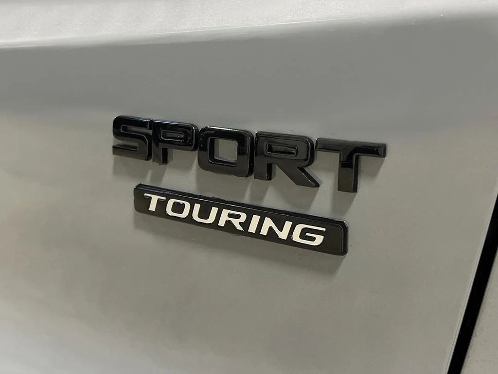 New 2026 Urban Gray Pearl Honda Touring image 9