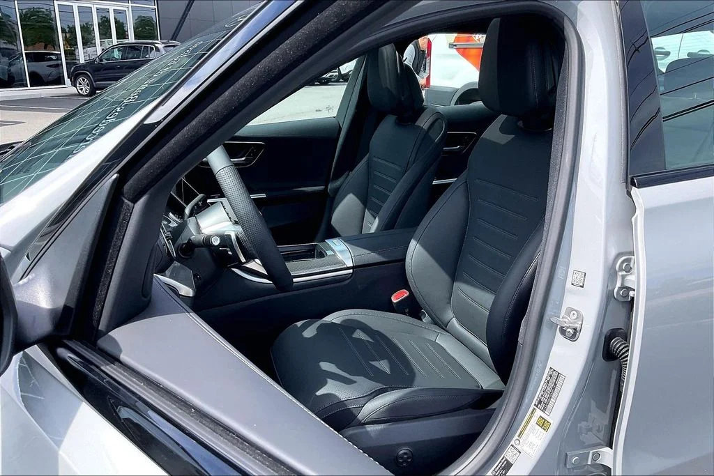 New 2026  Mercedes-Benz C 300 image 9