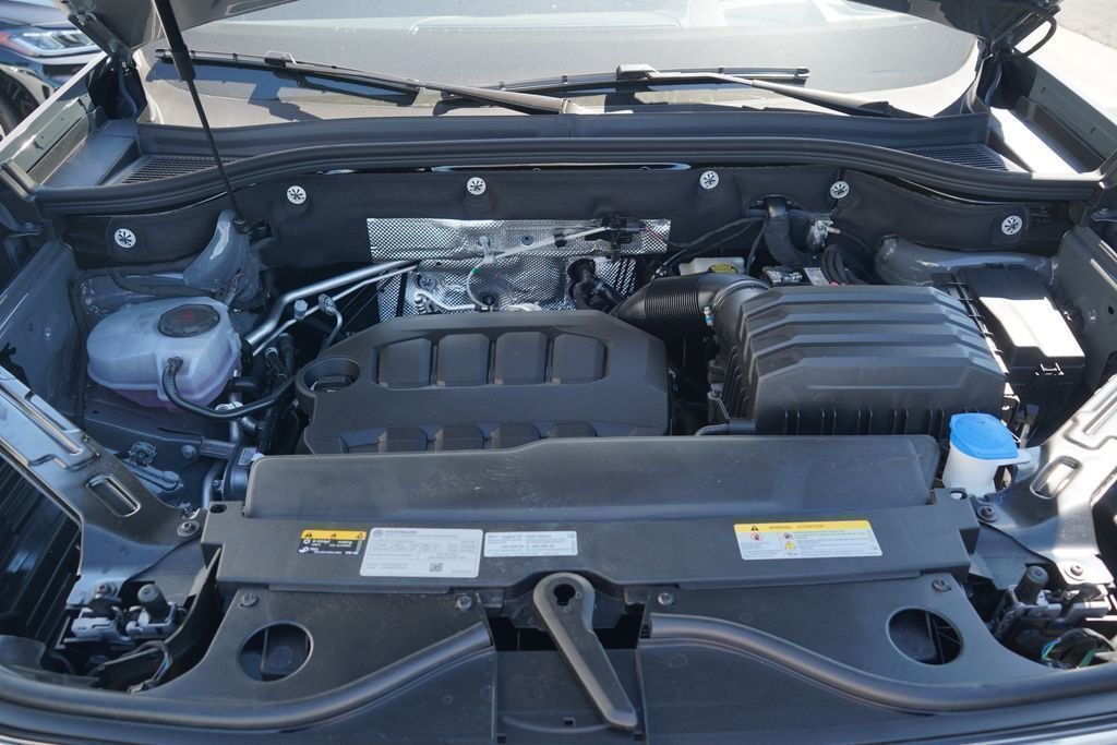 2025 Volkswagen Atlas SEL Premium R-Line - Photo 13