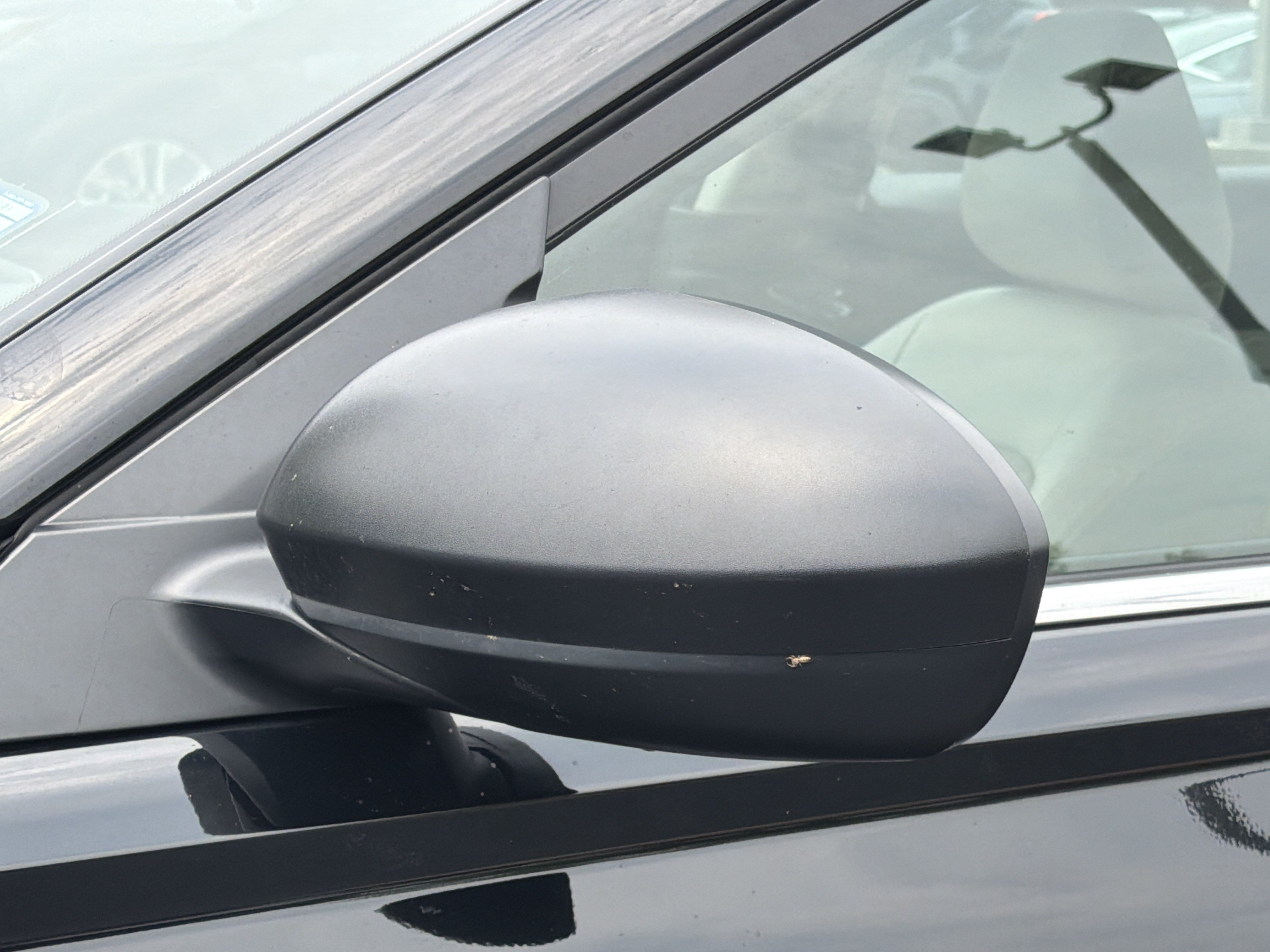 Used 2025 Super Black Nissan SV image 28