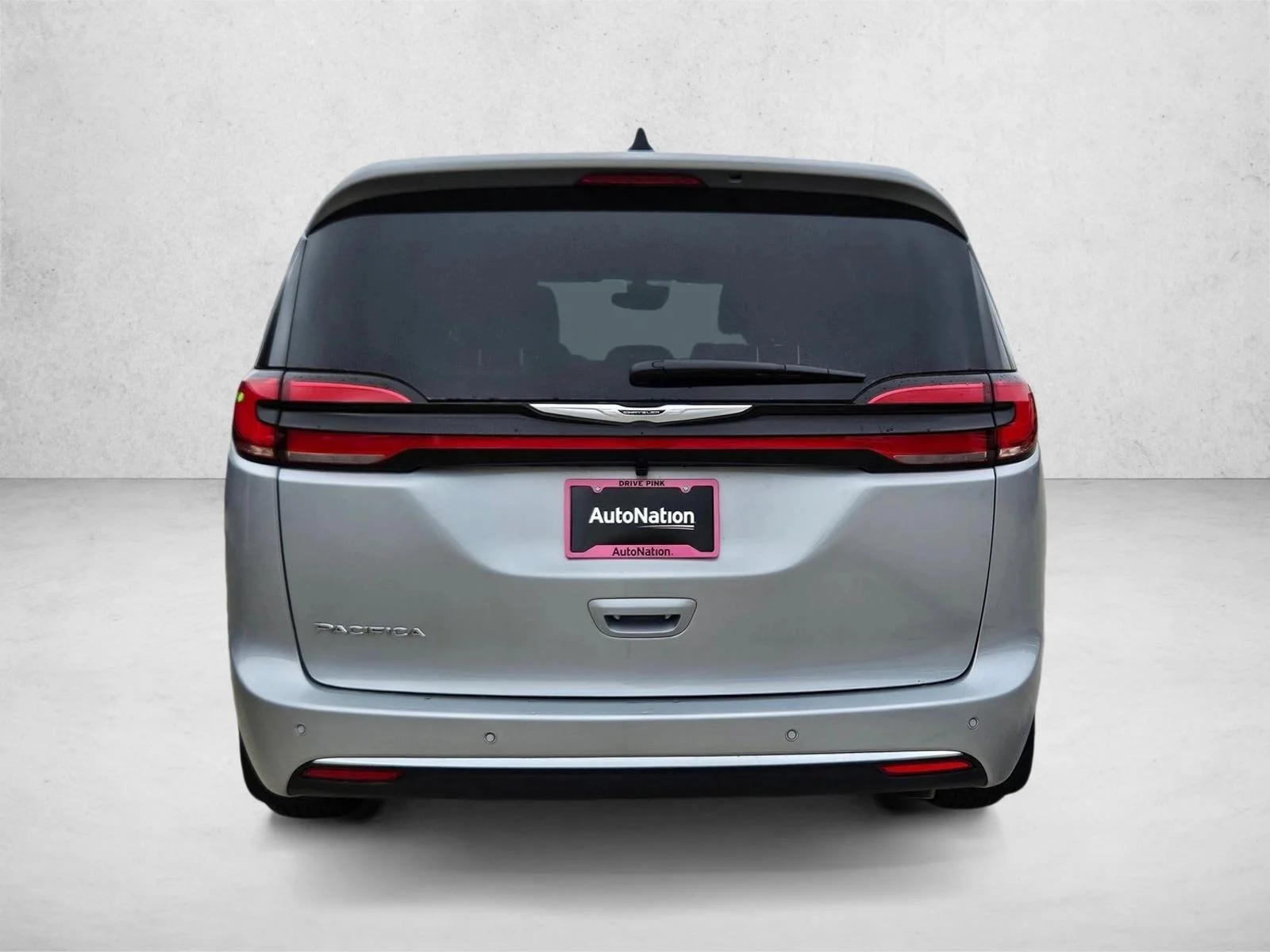New 2026 Silver Mist Clear-Coat Exterior Paint Chrysler Select image 8