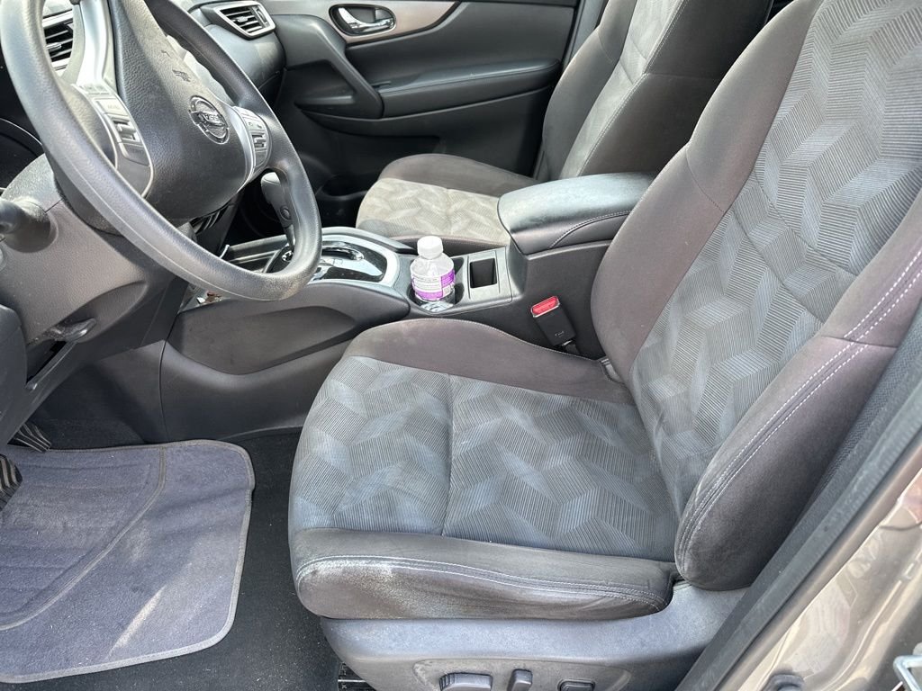 Used 2015 Gray Nissan SV image 3