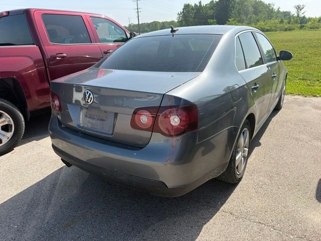 Used 2008  Volkswagen SE image 6