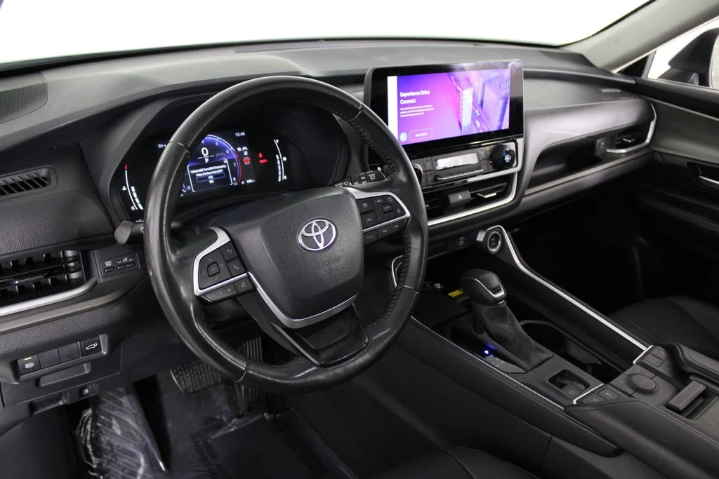 Used 2024 Silver Toyota XLE image 4
