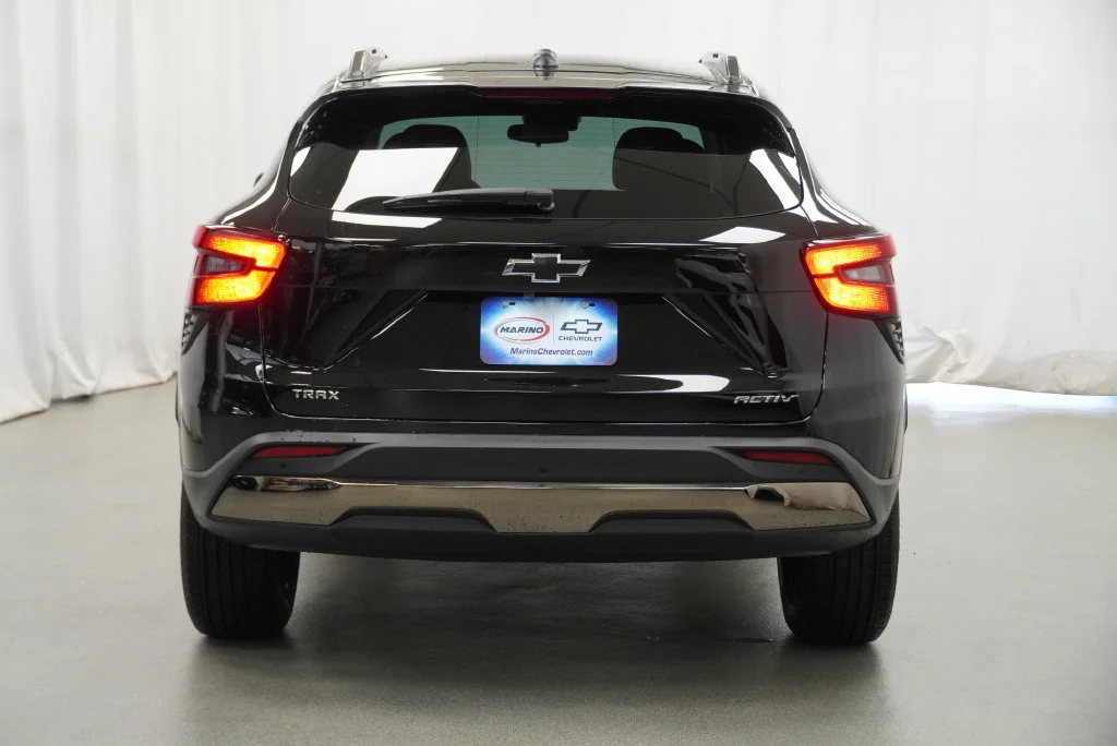 New 2026 Mosaic Black Metallic Chevrolet ACTIV image 14