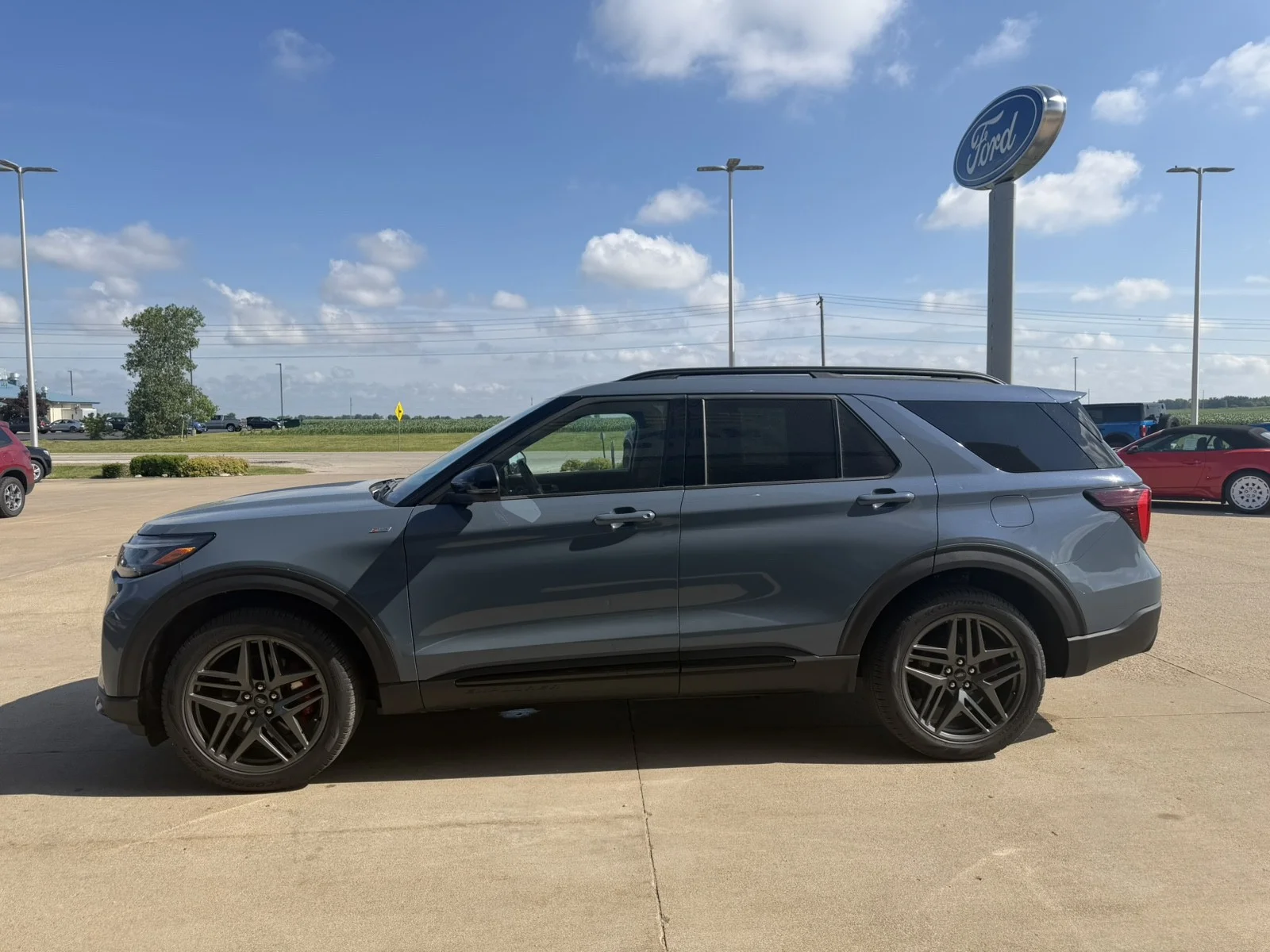 Used 2025 Vapor Blue Metallic Ford ST-Line image 4