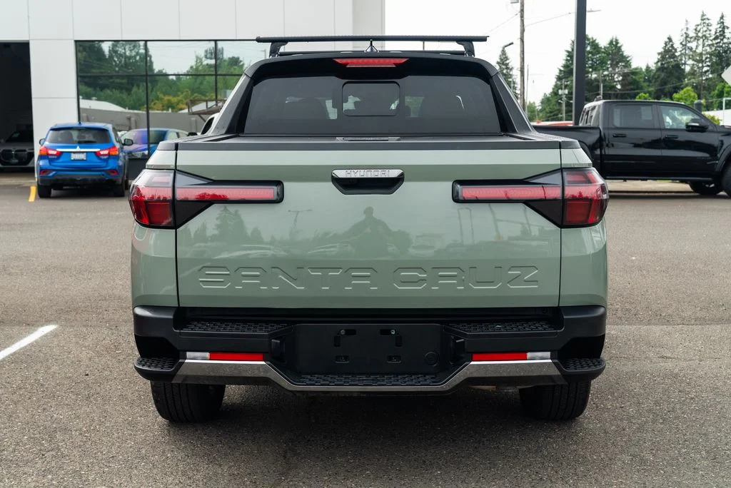 Used 2024 Green Hyundai Limited image 5