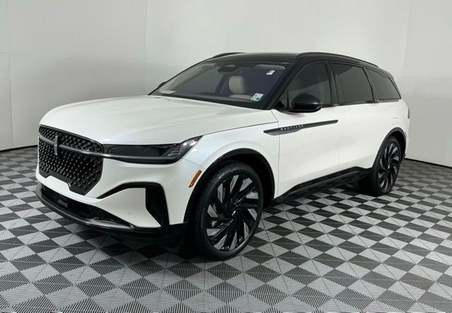 Used 2025 White Lincoln Reserve image 4