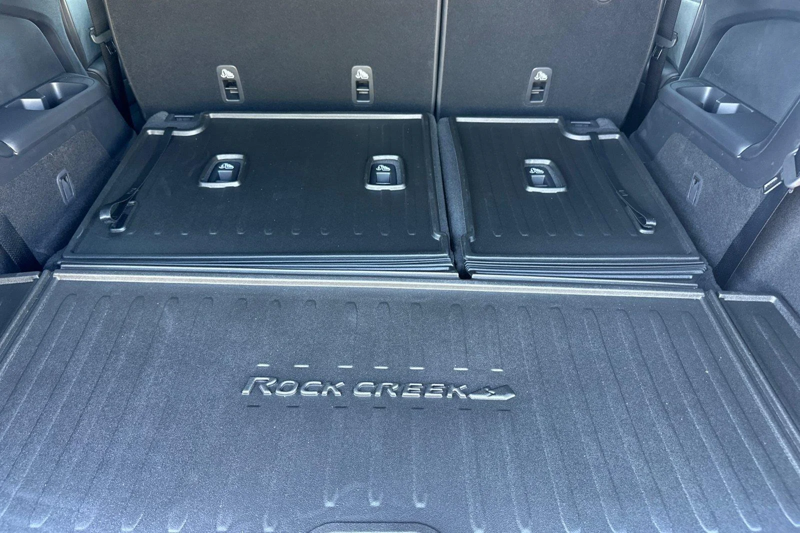 New 2026 Everest White Pearl TriCoat Nissan Rock Creek® image 15