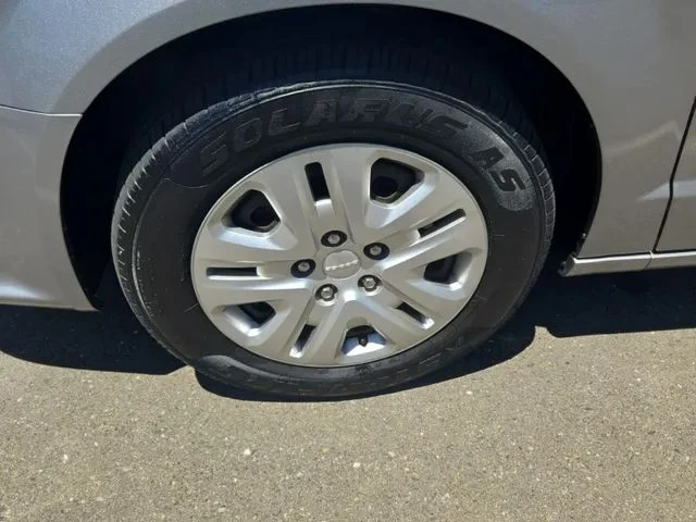 Used 2018 Silver Dodge SE image 15