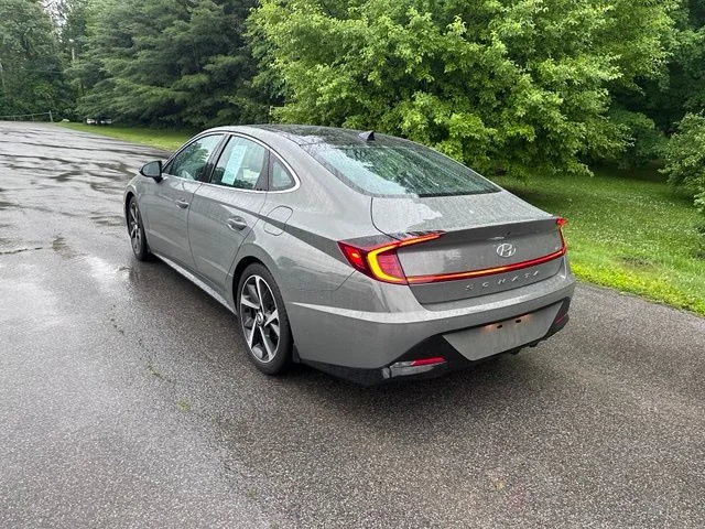 Used 2022 Gray Hyundai SEL Plus image 5