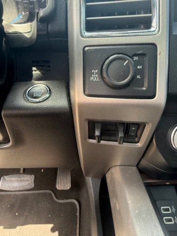 Used 2017 Silver Ford Platinum image 21
