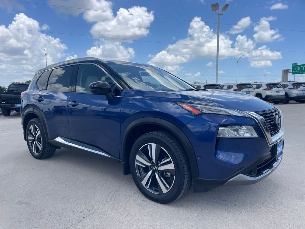 Used 2023 Blue Nissan SL image 7