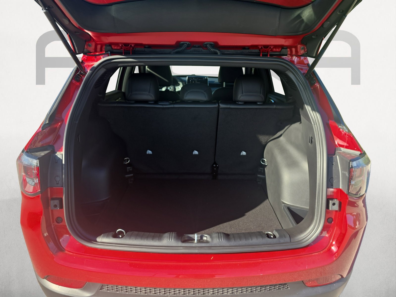 New 2026 Red Hot Pearlcoat Jeep Latitude Altitude image 12