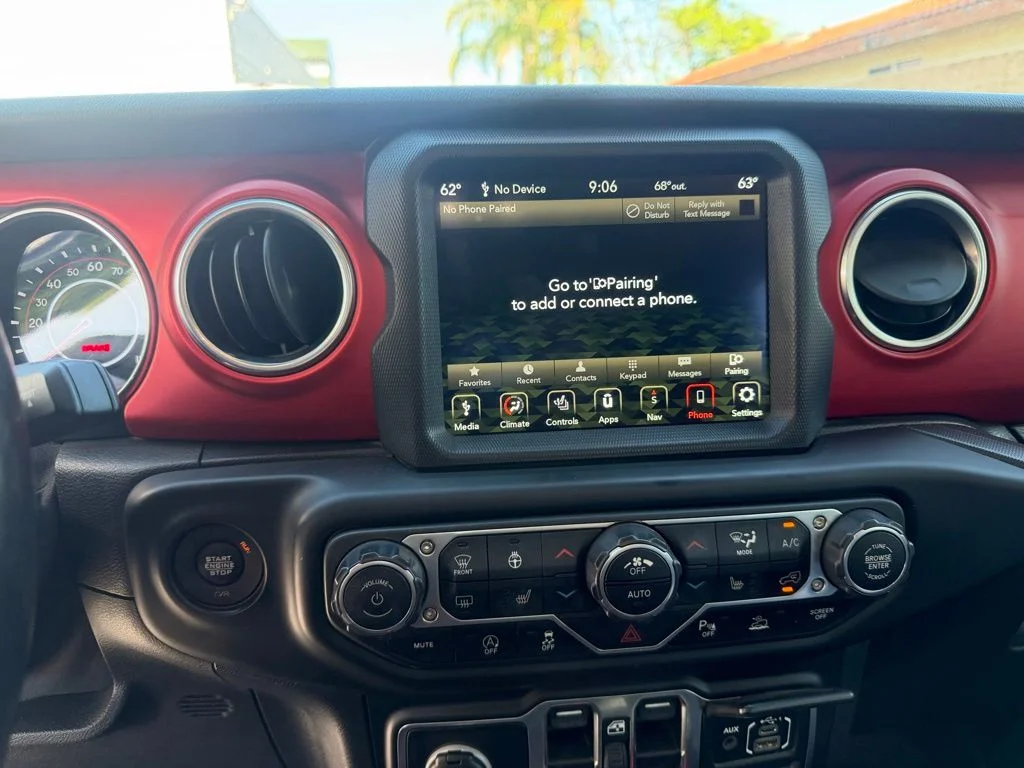 Used 2021 White Jeep Unlimited Rubicon image 23